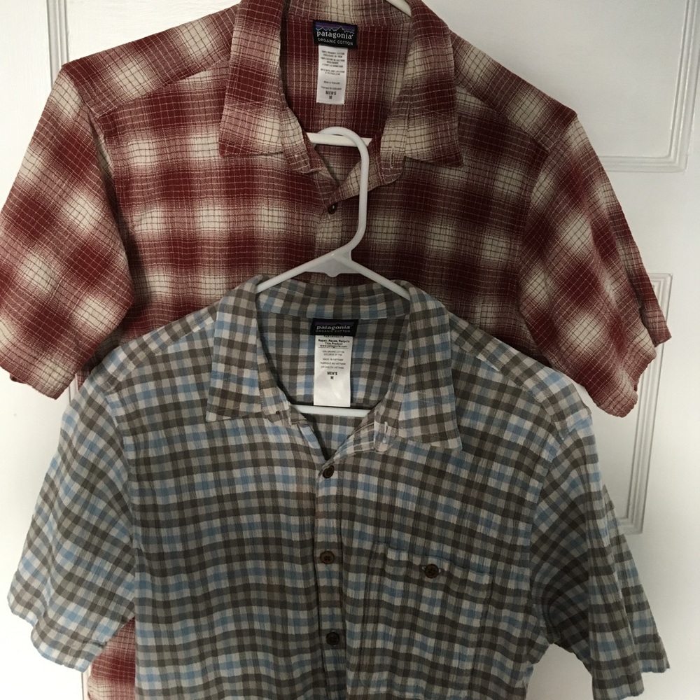 2 Patagonia organic cotton button down shirt sleeve shirts! Size mens medium